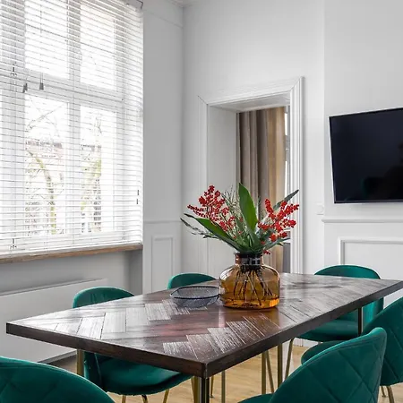 Apartament Sun & By Oneapartments Premium *