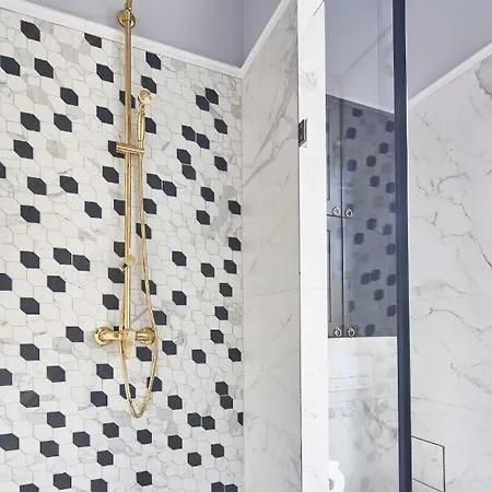 Sun & By Oneapartments Premium Appartement *