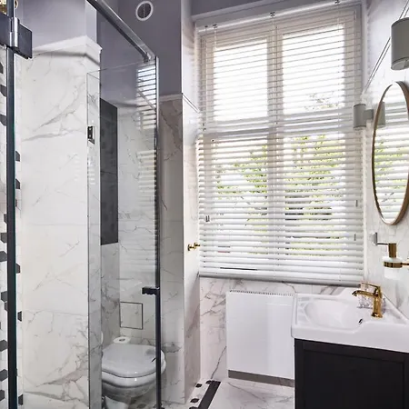 Sun & By Oneapartments Premium Apartament *