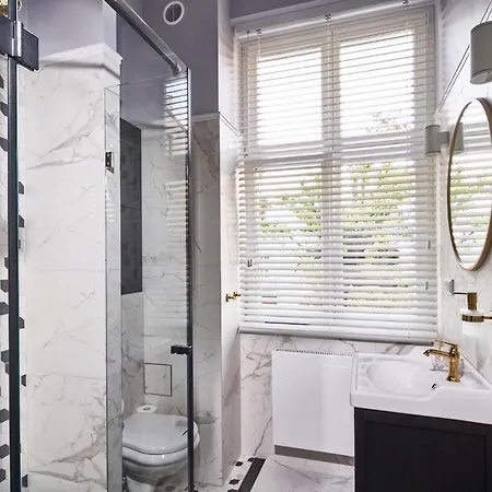 Sun & By Oneapartments Premium Appartement *